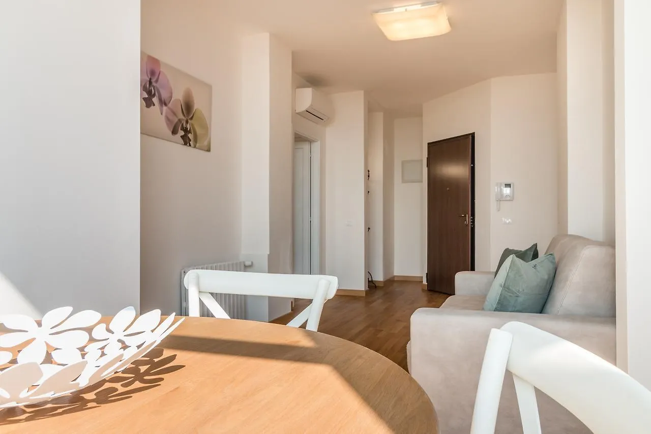 Padova Tower 13Th Floor Apartment